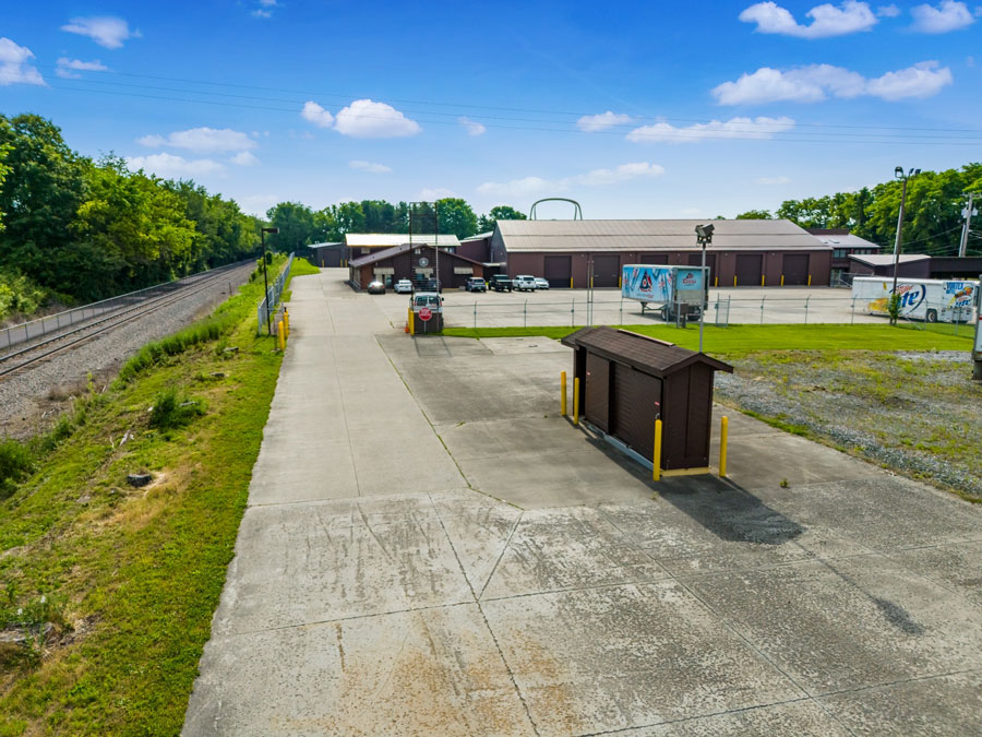 51 Swans Road Industrial Business Park Entry